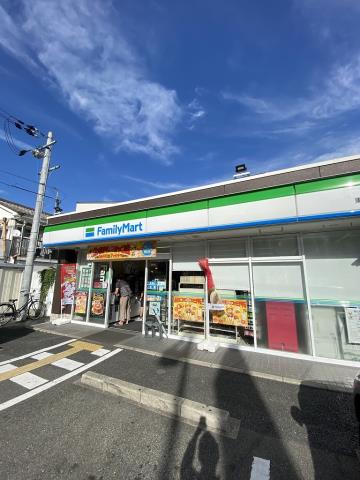 コンビニ　ファミリーマート（コンビニ）まで256m