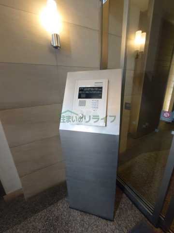 セキュリティ　カスタリア池袋のエントランス