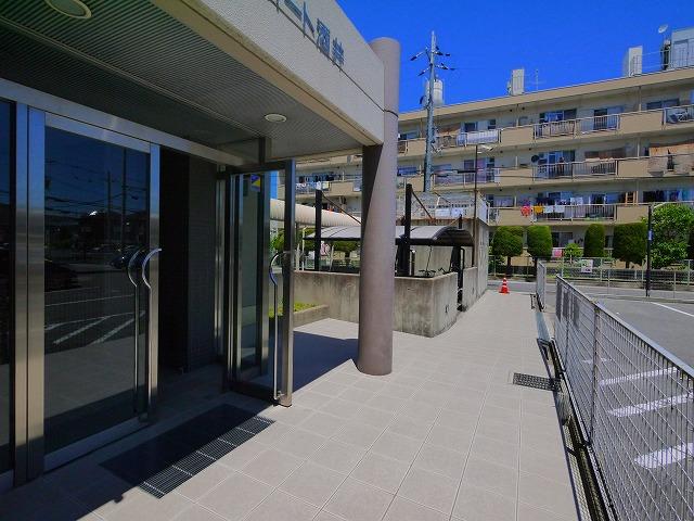 エントランス　綺麗なエントランススペース