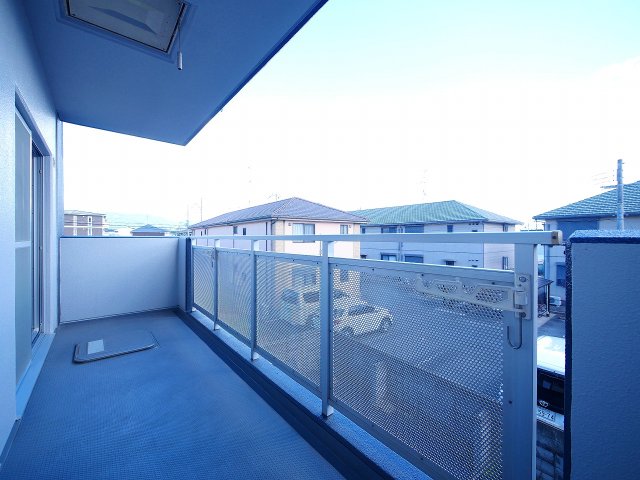 バルコニー　外からの目が気にならないバルコニーで洗濯物が干せます