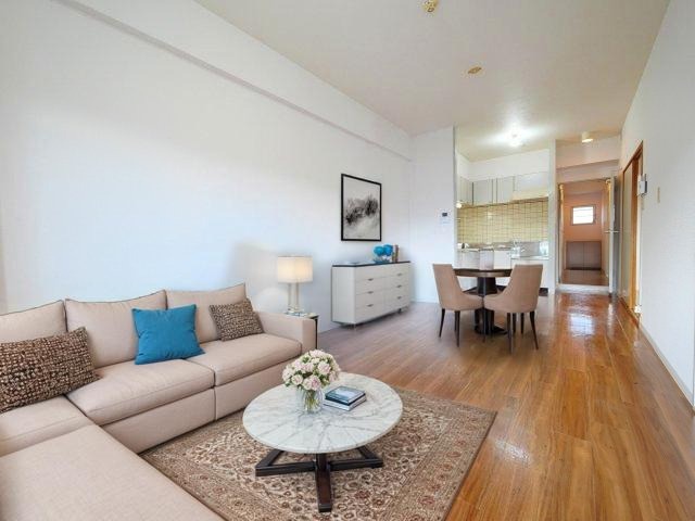 居室・リビング　CGで家具等を配置したもので家具等は含まれません