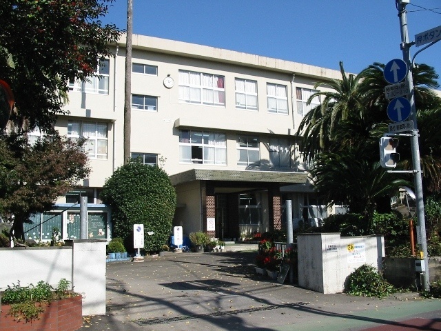 小学校　宮崎市立大宮小学校（小学校）まで493m