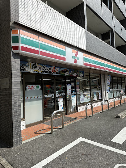 コンビニ　セブンイレブン 名古屋洲雲町2丁目店（コンビニ）まで827m