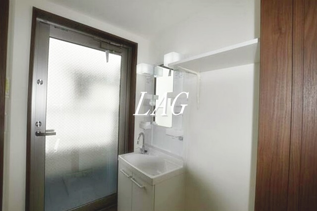 洗面設備　独立洗面台です。