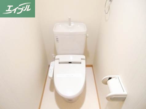 トイレ　別のお部屋の写真です。実際とは異なります。