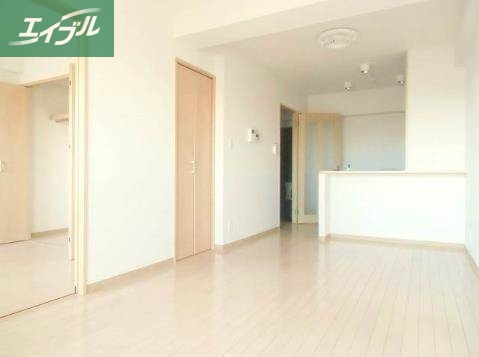 居室・リビング　別のお部屋の写真です。実際とは異なります。