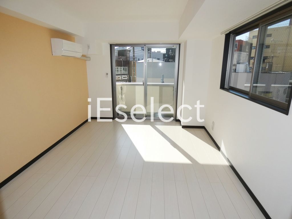 居室・リビング　家具・家電置いても９帖あり、ゆったり過ごせます♪