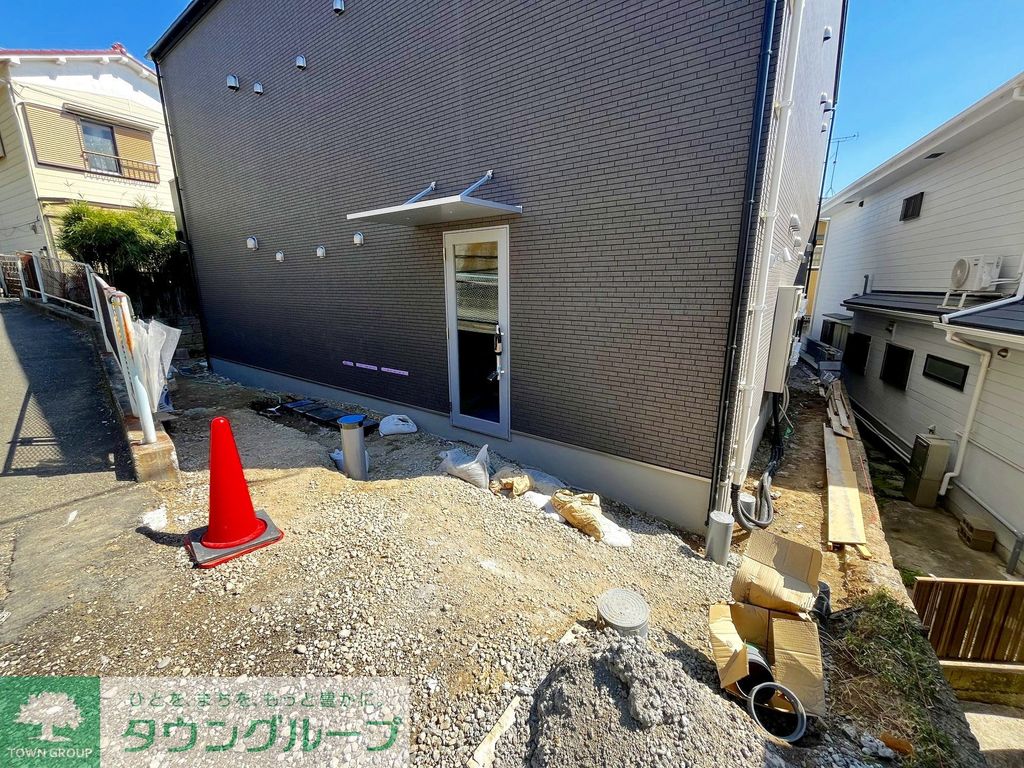 エントランス　駐車場