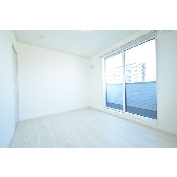 居室・リビング　家具家電の付帯はございません※参考写真