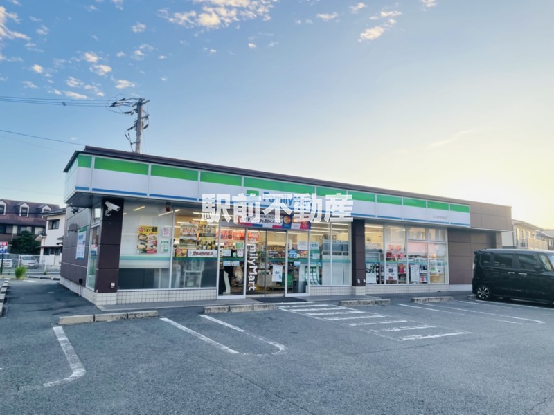 コンビニ　ファミリーマート大川高木病院前店（コンビニ）まで200m