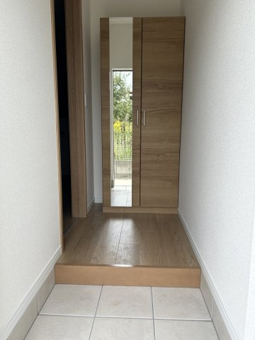 玄関　※同物件別号室の写真になります