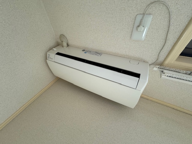 その他設備　6帖洋室にエアコンあります