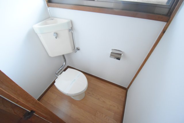 トイレ　別部屋参考写真