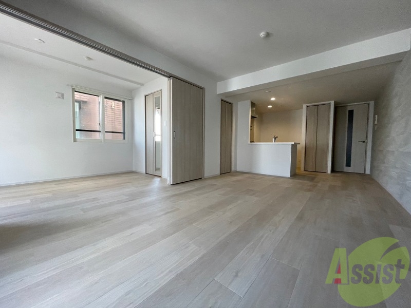 居室・リビング　広くてキレイなお部屋が広がっていて、充実した生活が送れそう。