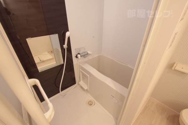 バス・シャワールーム　※同タイプのイメージ写真です