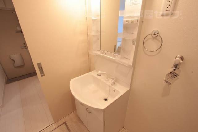 洗面設備　※同タイプのイメージ写真です