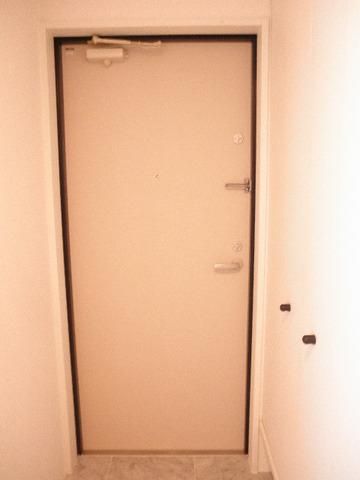 玄関　★シューズＢＯＸ付で玄関も広々★