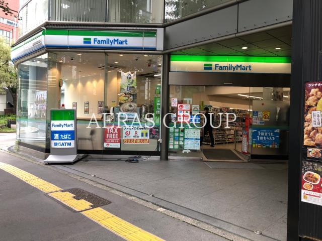 コンビニ　ファミリーマート銀座中央通り店（コンビニ）まで462m