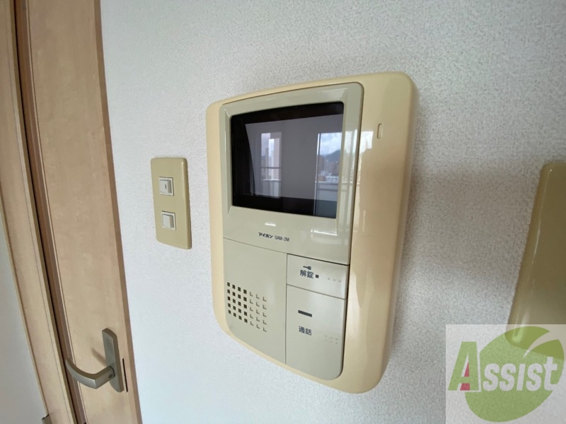 セキュリティ　ＴＶモニター付インターホンです。来客者の顔が見えるので安心！