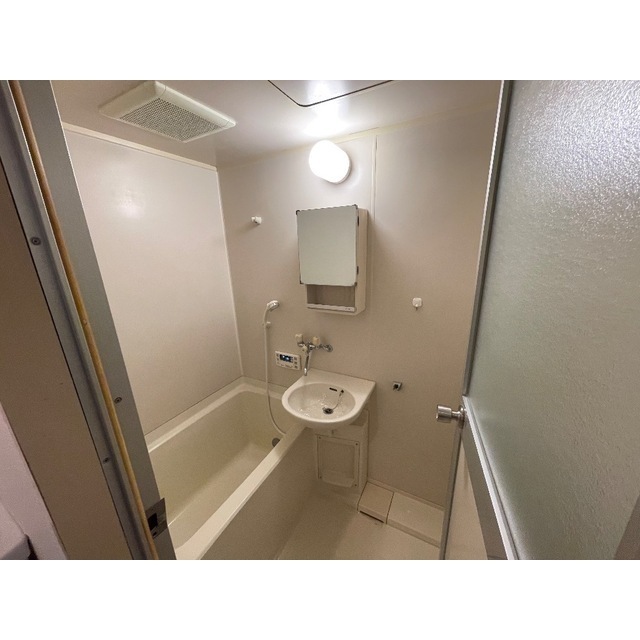 バス・シャワールーム　日々の疲れを癒すお風呂付です