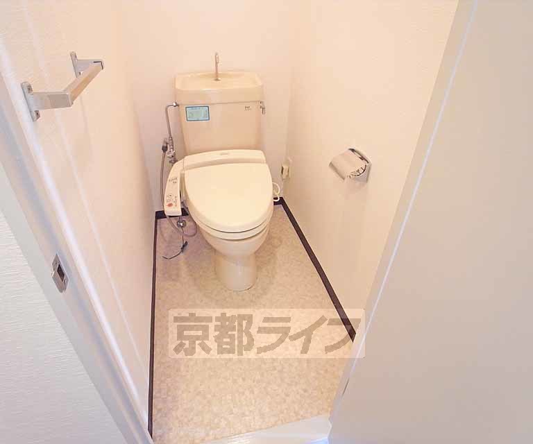 トイレ　ウォシュレットトイレ完備です。