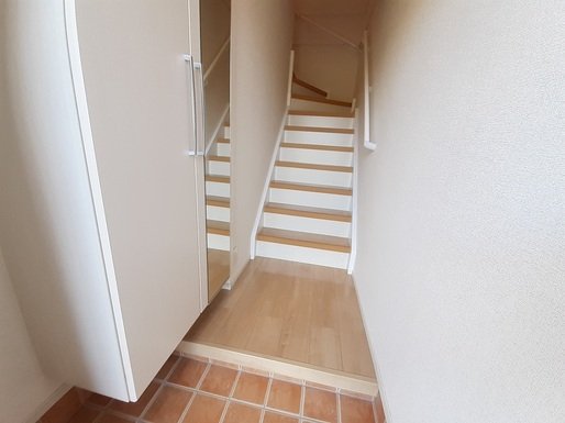 玄関　落ち着いた玄関です