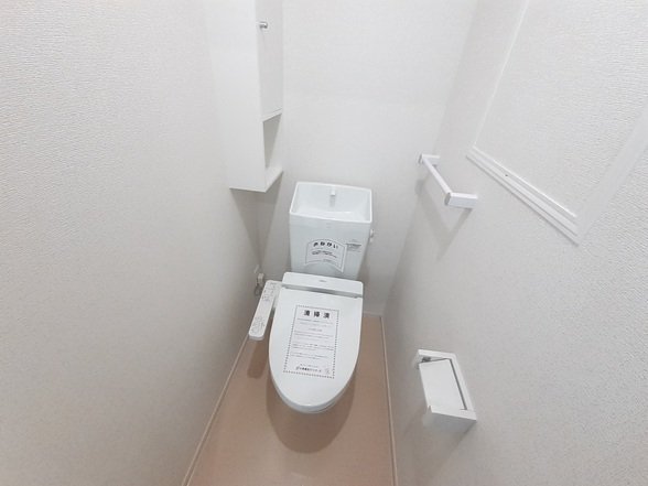 トイレ　落ち着いたトイレです