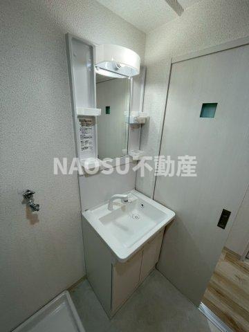 洗面設備　コンパクトで使いやすい洗面所