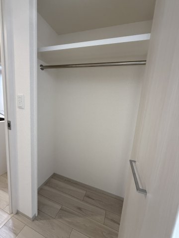 収納　※写真は同じマンションの違う部屋のものになります。