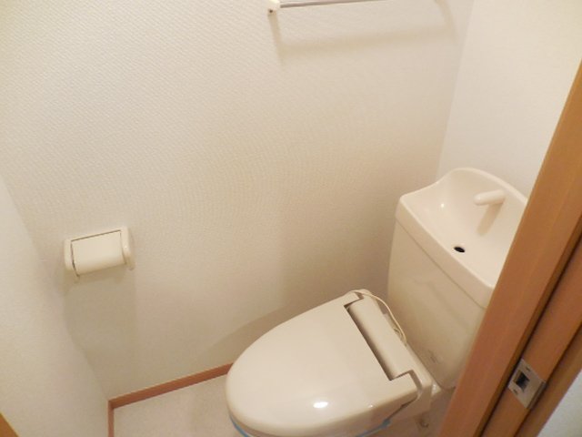 トイレ　トイレもきれいです