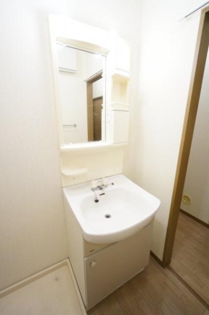洗面設備　※同物件、同タイプの写真です。