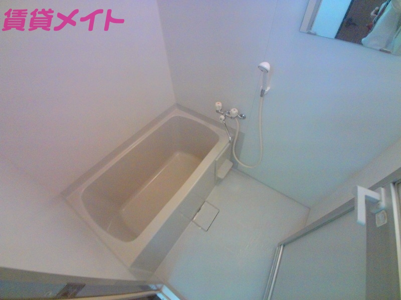 バス・シャワールーム　同物件別部屋の写真