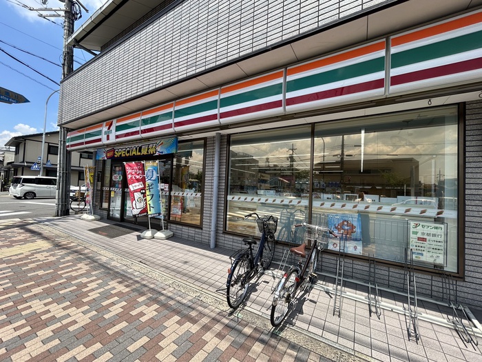 コンビニ　セブンイレブン（コンビニ）まで500m