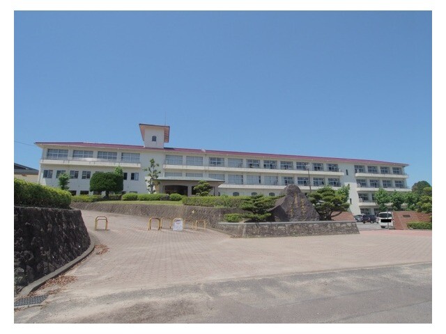 中学校　嬉野市立嬉野中学校（中学校）まで1736m