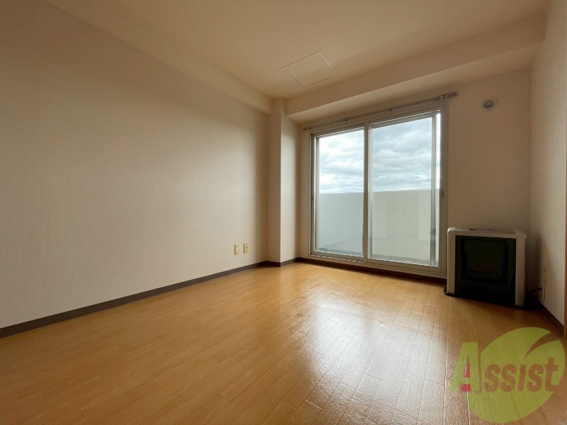 居室・リビング　広くてキレイなお部屋が広がっていて、充実した生活が送れそう。