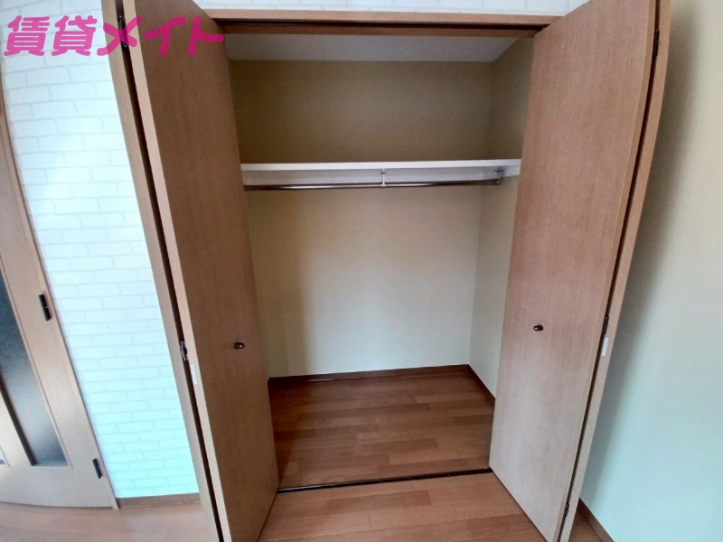 収納　同物件別部屋写真
