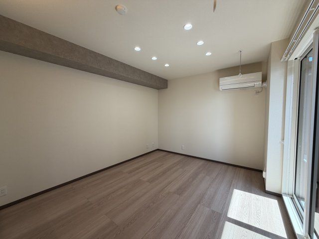 D crest新川Nの居間写真