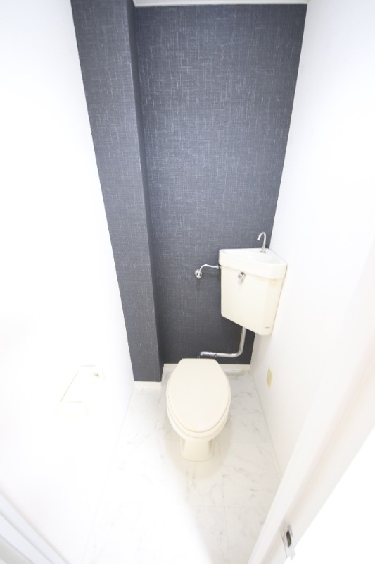 ＪＲ東海道本線 立花駅 徒歩14分 3階建 築39年のトイレ写真
