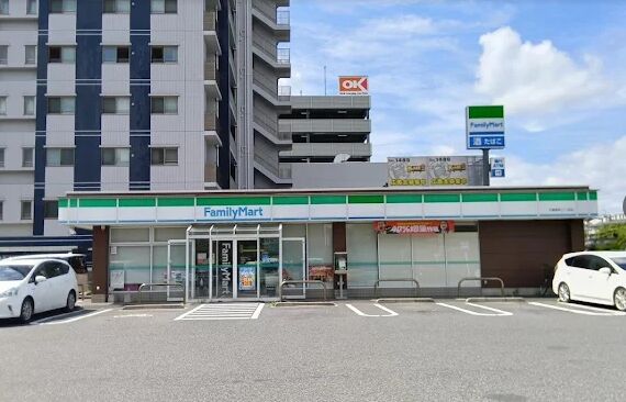 コンビニ　ファミリーマート千葉幸町二丁目店（コンビニ）まで635m