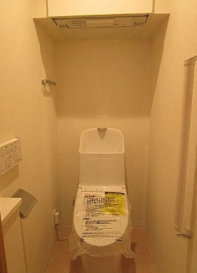 トイレ　別タイプ部屋　参考写真です