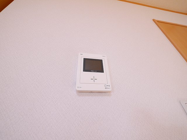 セキュリティ　お顔が見えるモニター付きインターホンで安心。