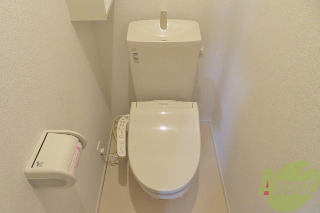 トイレ　トイレはウォシュレット付きです。シャワートイレは嬉しいですね
