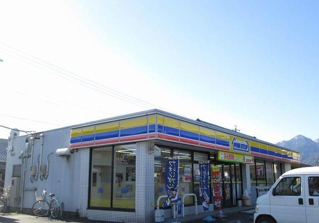 コンビニ　ミニストップ（コンビニ）まで800m