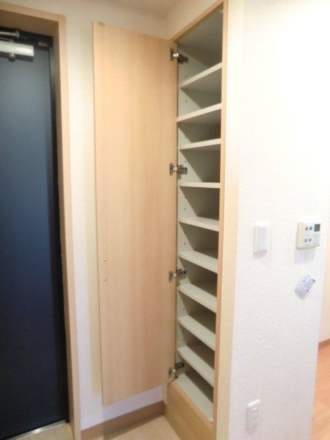 玄関　シューズＢＯＸ付きの玄関