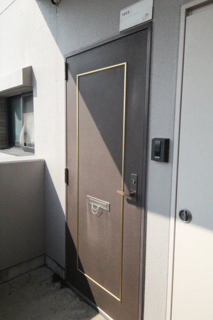 玄関　別号室の写真です（反転）
