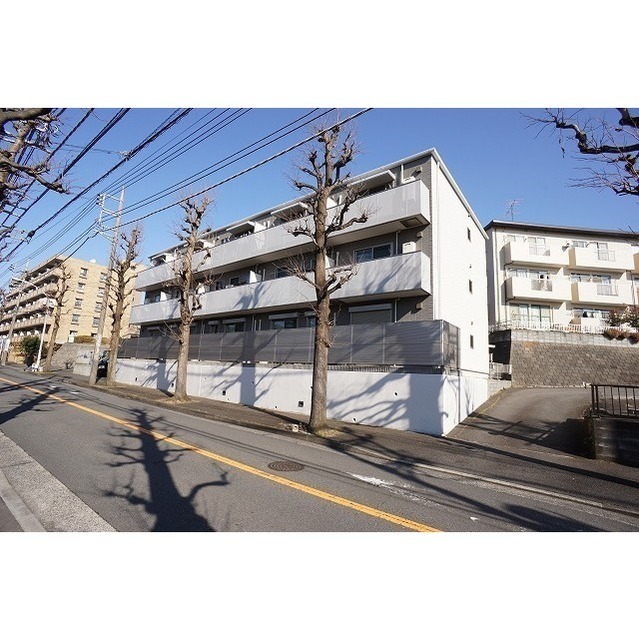 建物外観　日の良く当たるロケーション♪