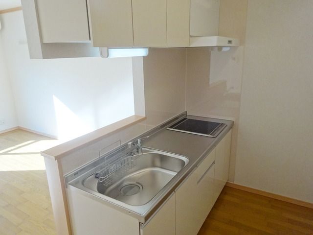 キッチン　同物件別部屋写真