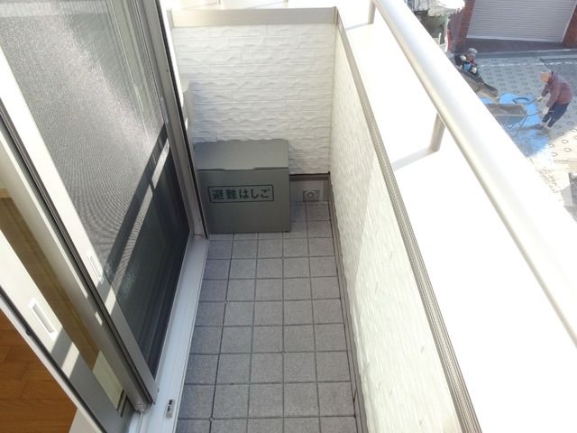 バルコニー　同物件別部屋写真