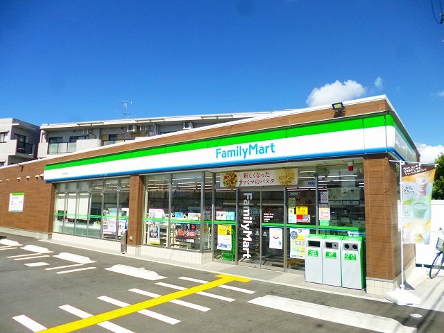 コンビニ　ファミリーマート池田荘園東店（コンビニ）まで801m
