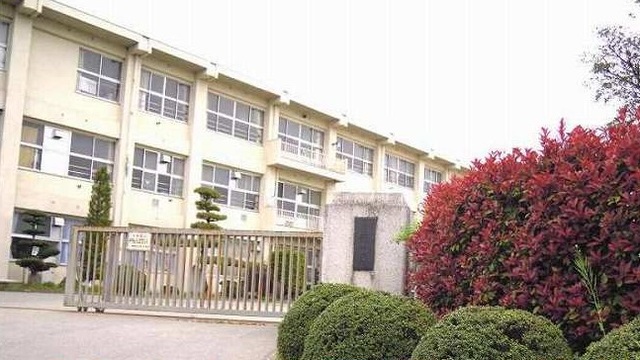 中学校　笛吹市立石和中学校（中学校）まで2000m